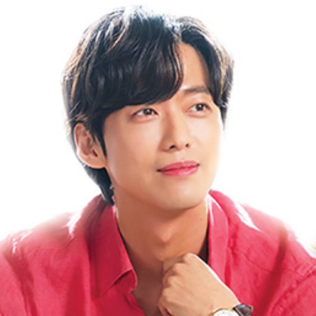 Behind-the-scenes cut of Namkoong Min