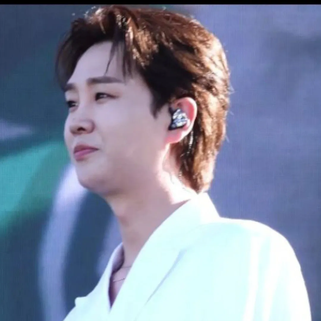 Recent activity shot of Song Minjun