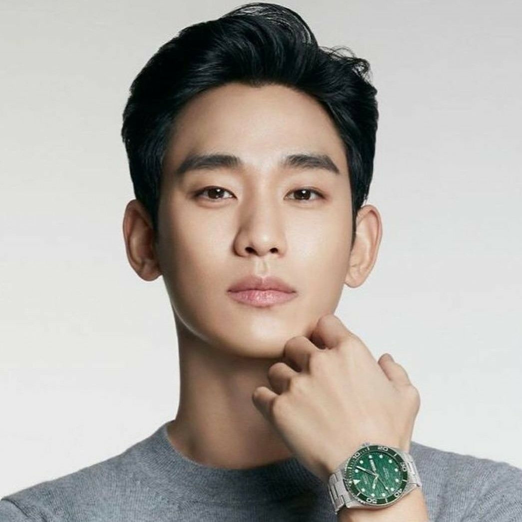 金秀贤的最新照片