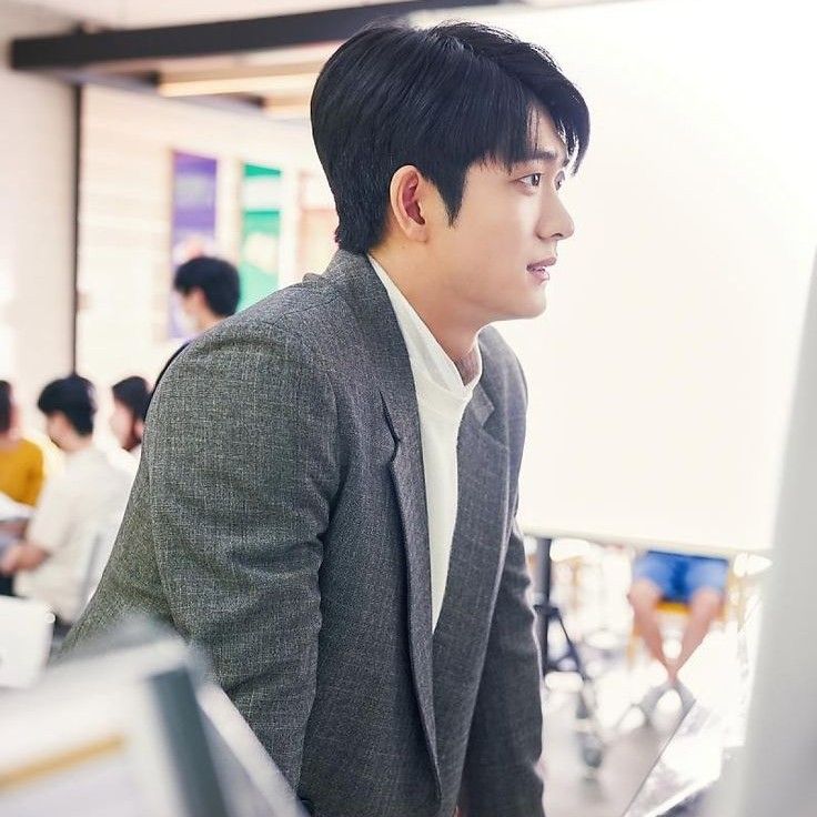 Behind-the-scenes cut of Kang Taeoh