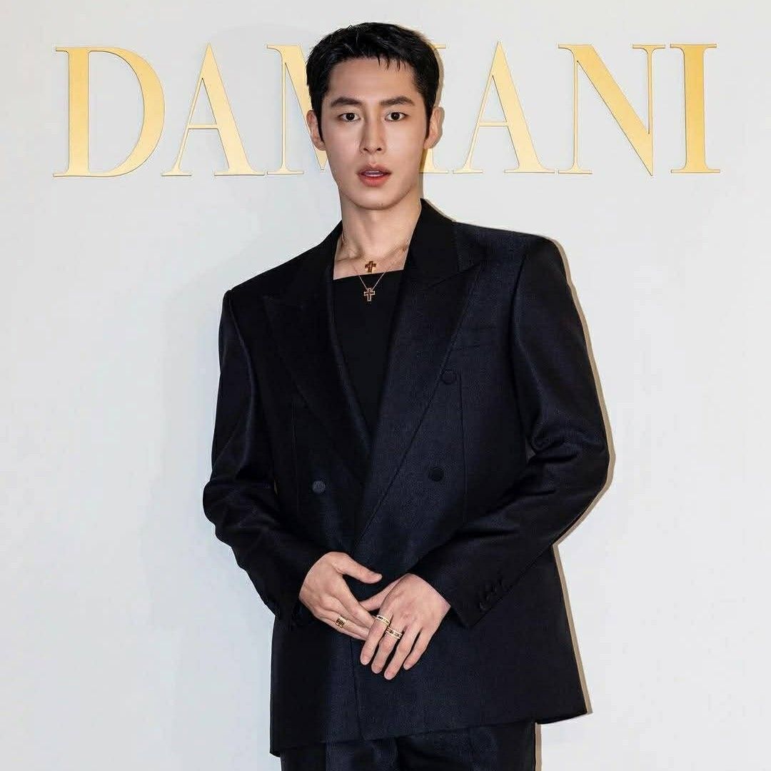 Recent activity shot of Lee Jaewook