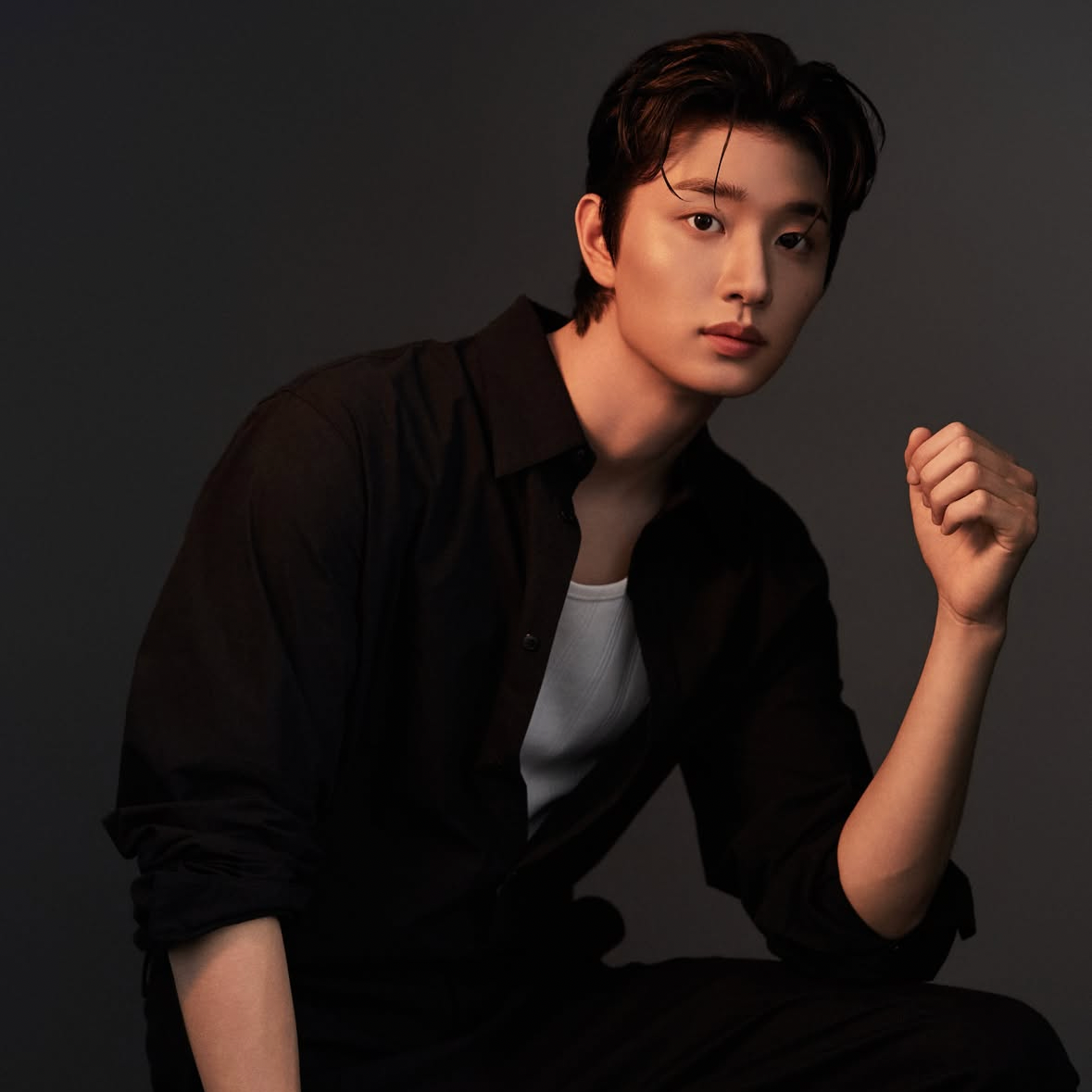 Behind-the-scenes cut of Kim Jaewon