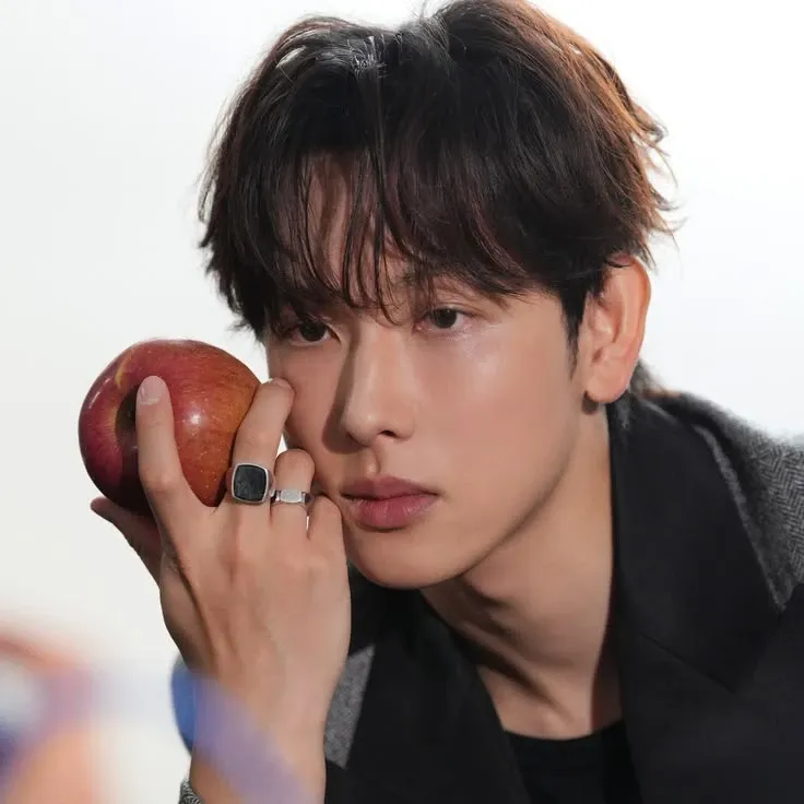 Behind-the-scenes cut of Yim Siwan