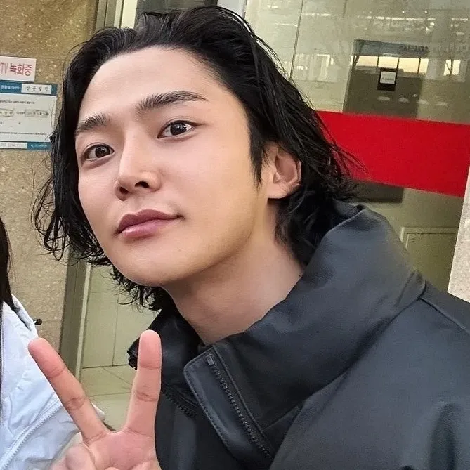 Foto kegiatan terbaru dari Rowoon