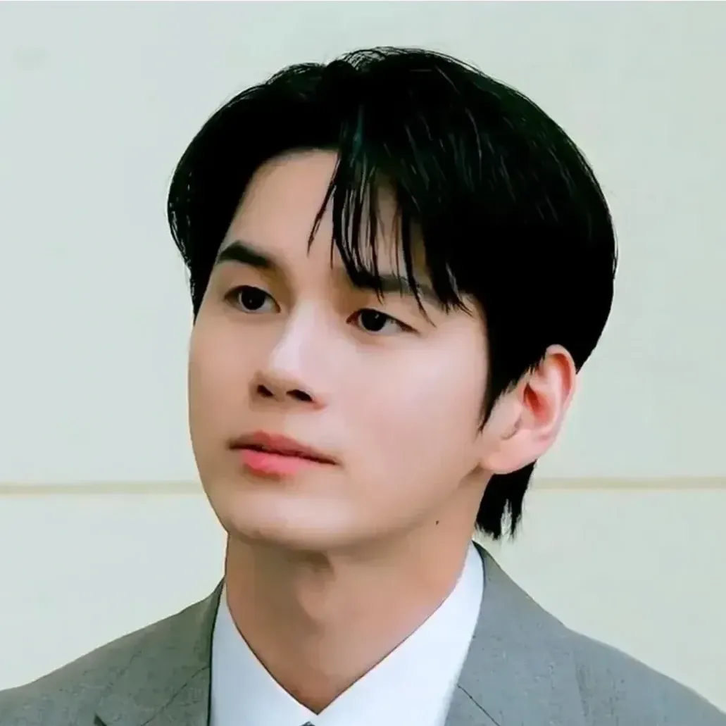 Recent activity shot of Ong Seongwu