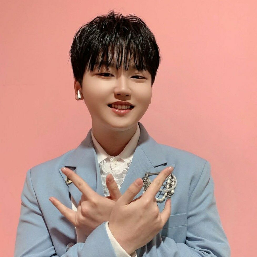 Behind-the-scenes cut of Park Sungon