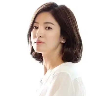 Recent activity shot of Song Hyekyo