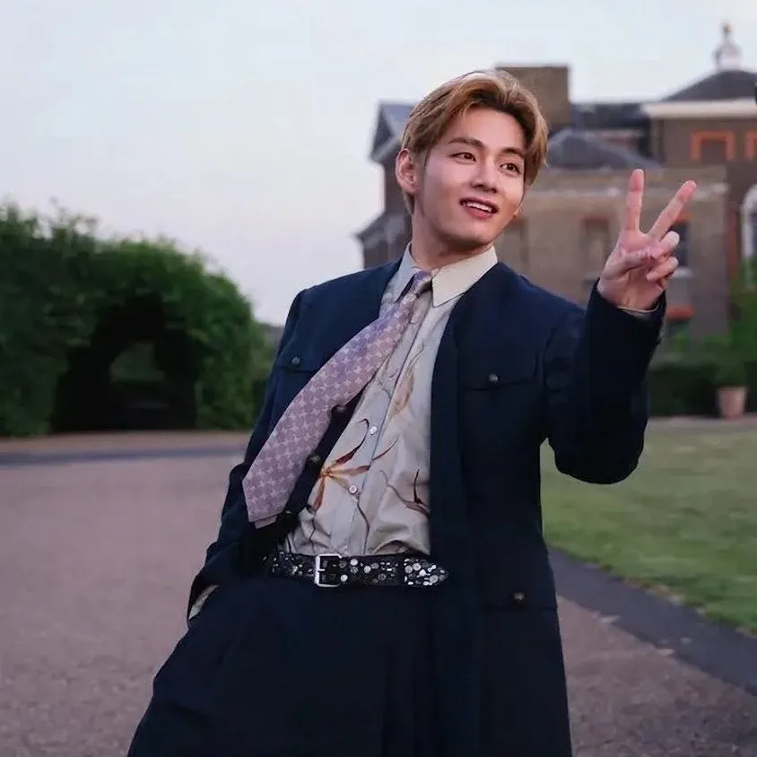 Behind-the-scenes cut of Kim Taehyung (V)