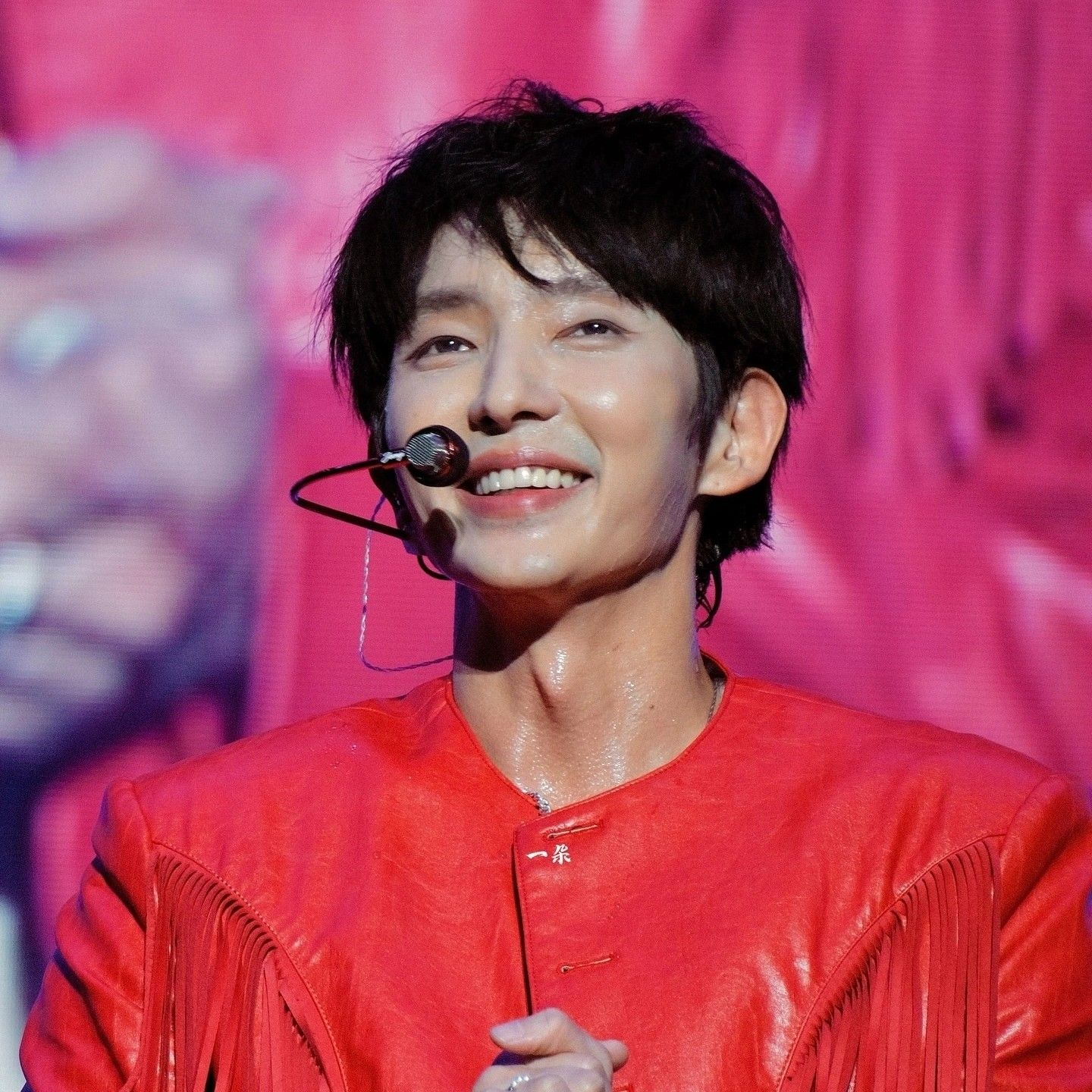 A moment captured by a fan of Lee Joongi