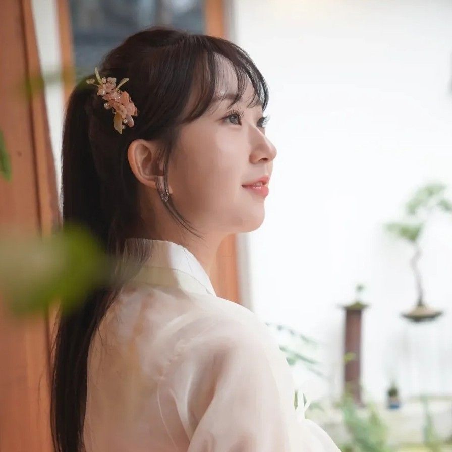 Momen yang diabadikan oleh penggemar Jeon Yujin