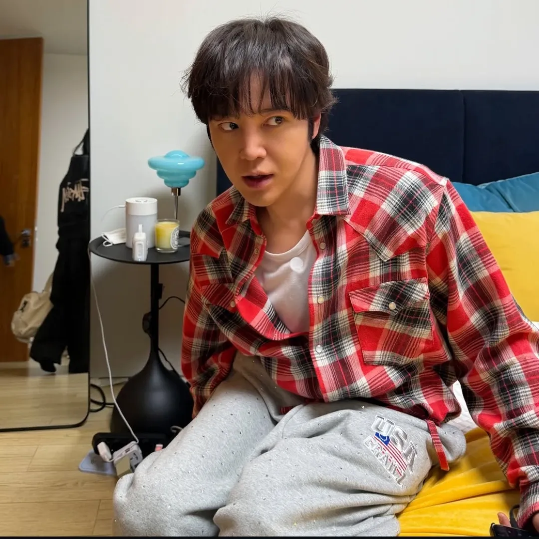Recent activity shot of Jang Geunsuk