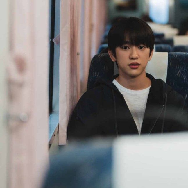 パク・ジニョンの最近の活動ショット