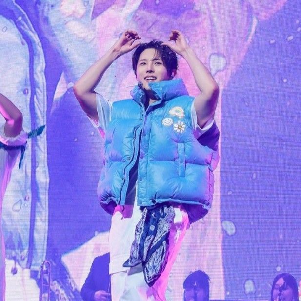 粉絲拍下的金俊賢瞬間