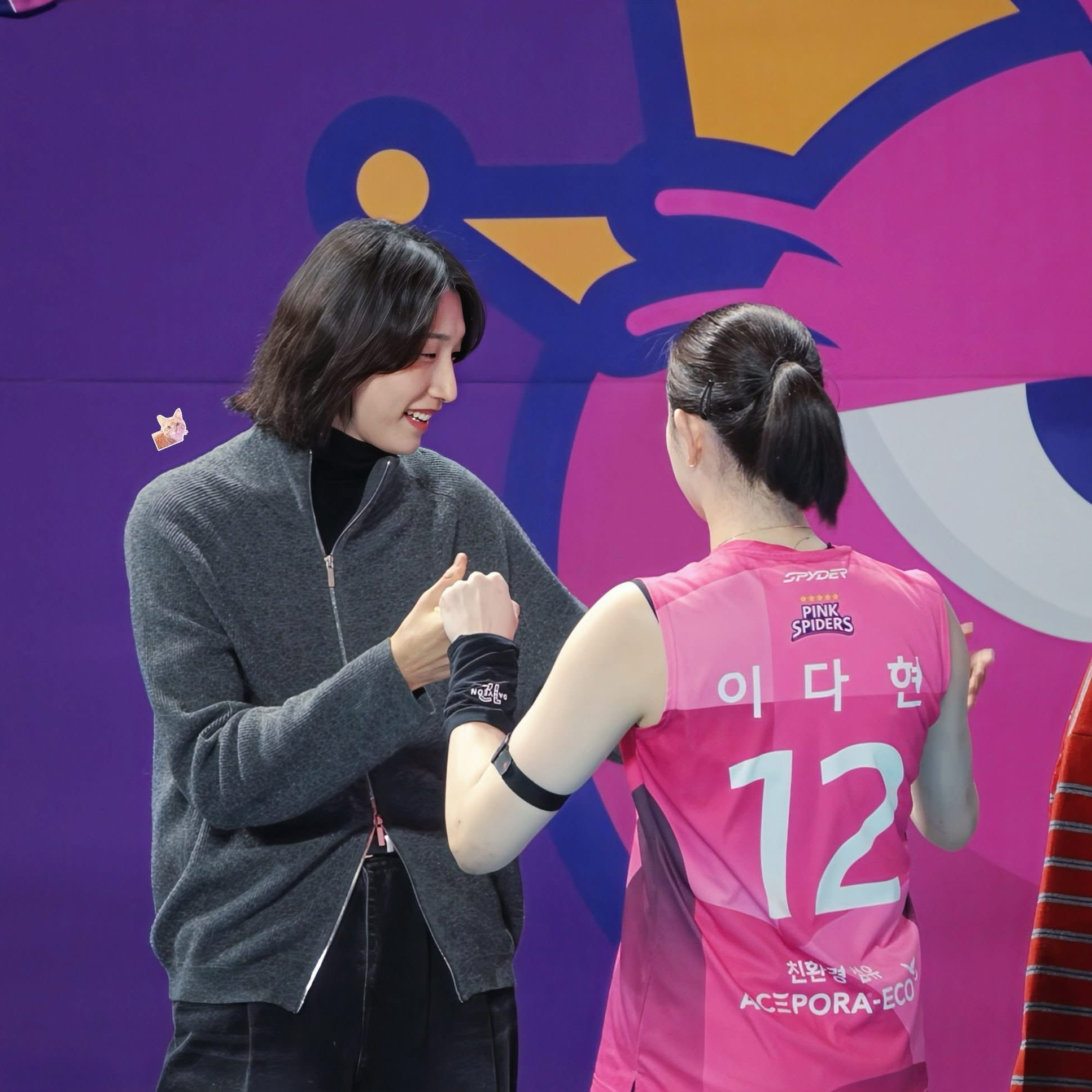 A moment captured by a fan of Kim Yeonkoung