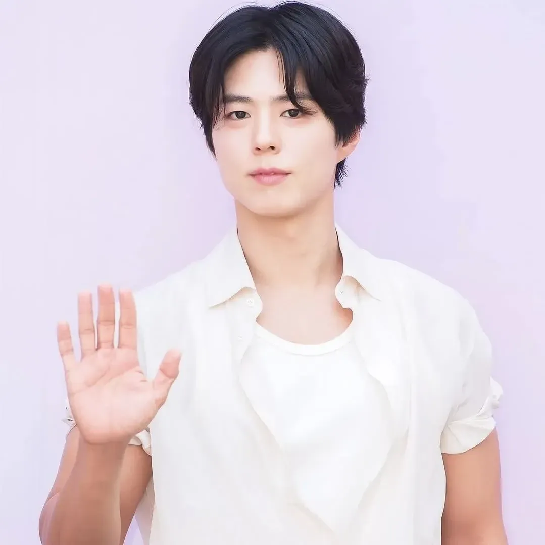 Behind-the-scenes cut of Park Bogum