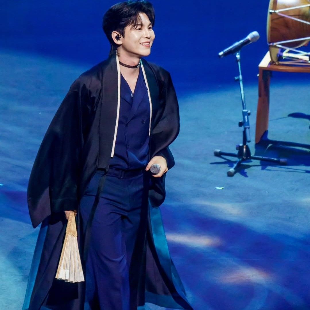 A moment captured by a fan of Kim Junsu (1991)