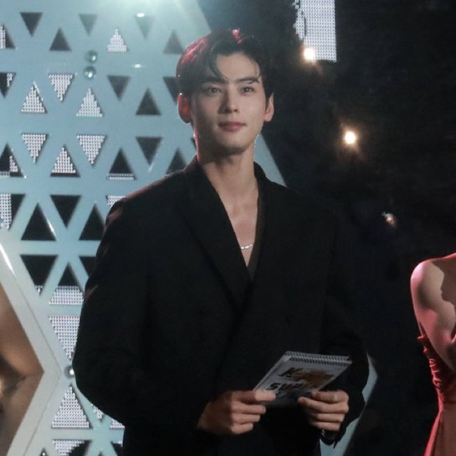 Recent activity shot of Cha Eunwoo