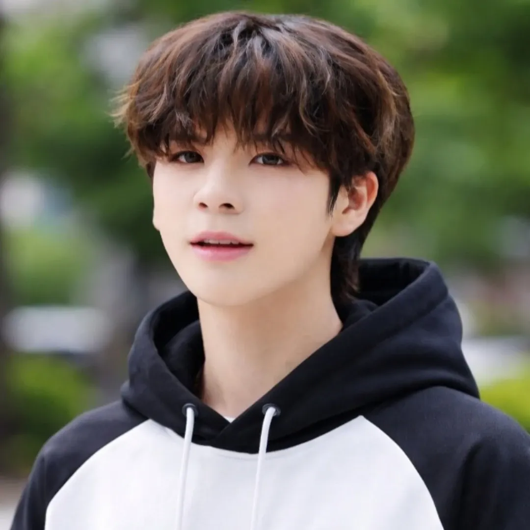 Recent activity shot of Jeong Dongwon