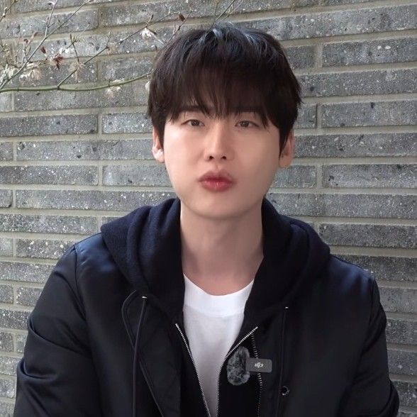 Momen yang diabadikan oleh penggemar Lee Jongsuk