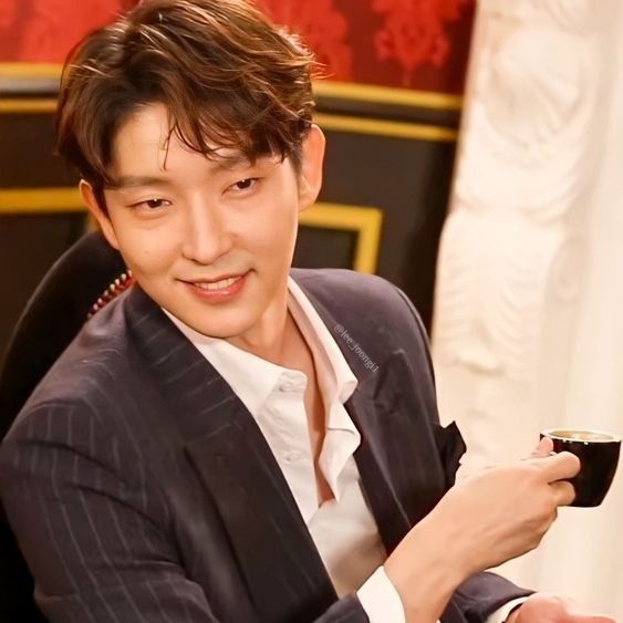 Recent activity shot of Lee Joongi