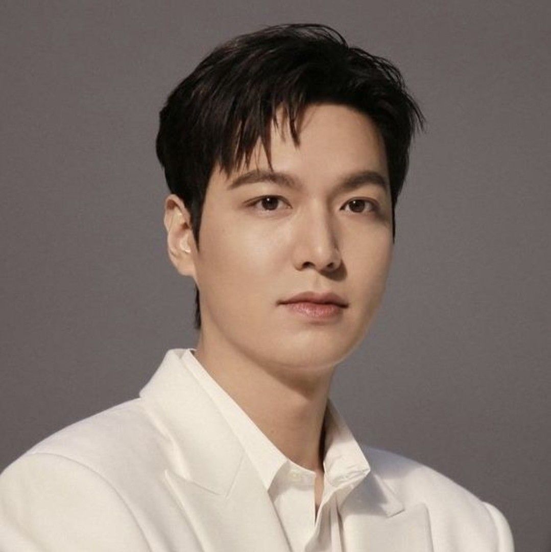 イ・ミンホの最近の活動ショット