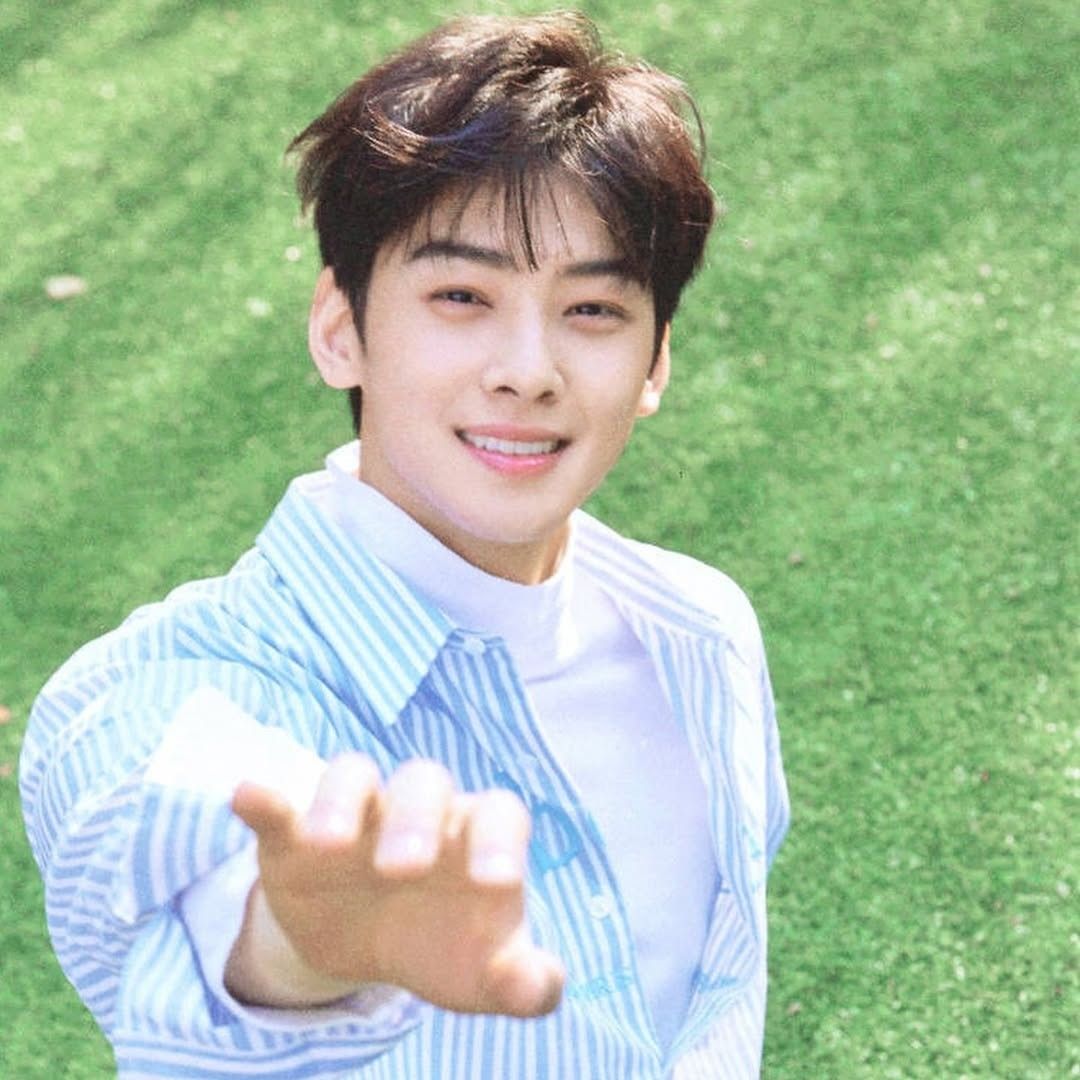 Behind-the-scenes cut of Cha Eunwoo