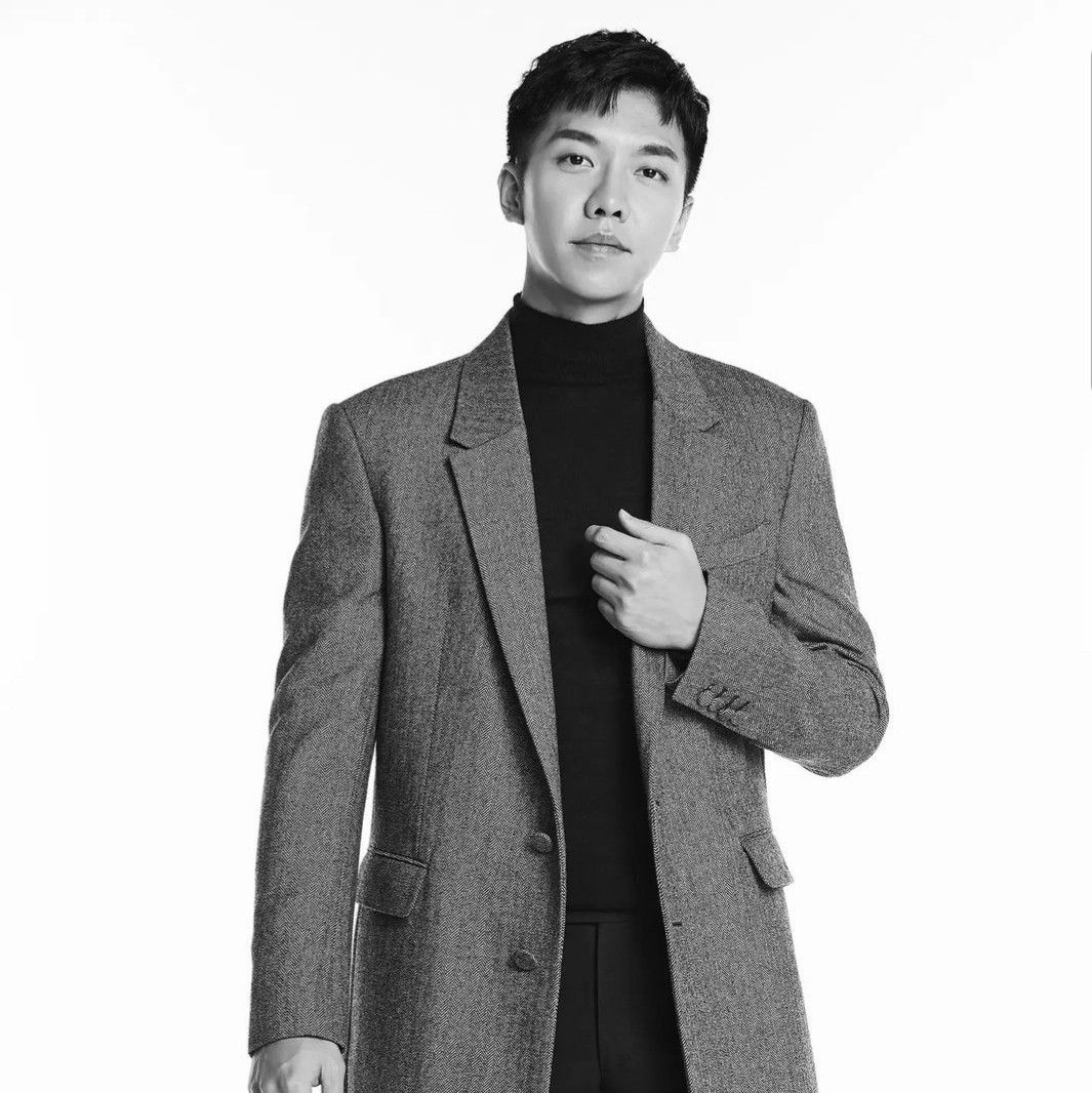 Foto terbaru dari Lee Seunggi