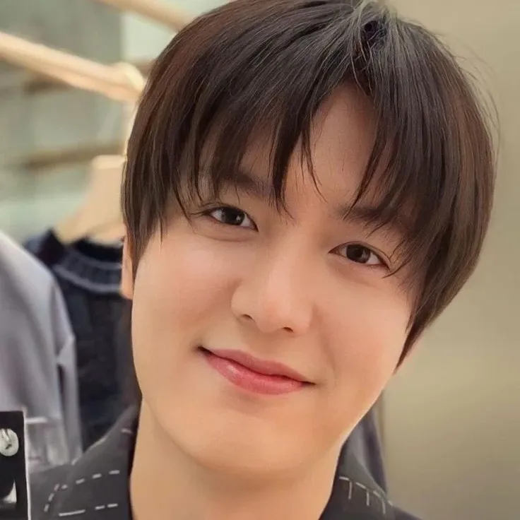 Latest photo of Lee Minho