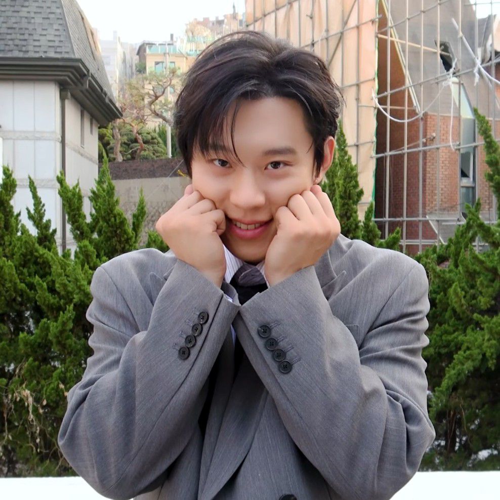 Behind-the-scenes cut of Kim Sungcheol