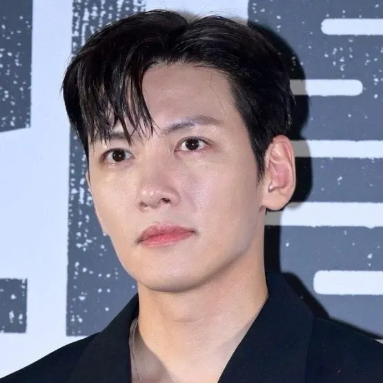 粉丝拍下的池昌旭瞬间