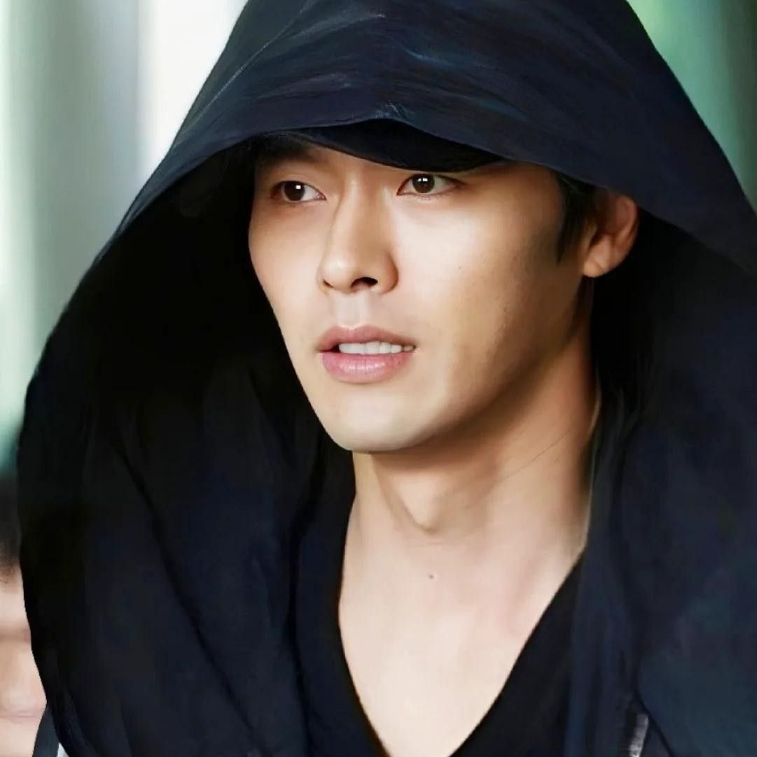 Foto kegiatan terbaru dari Hyun Bin
