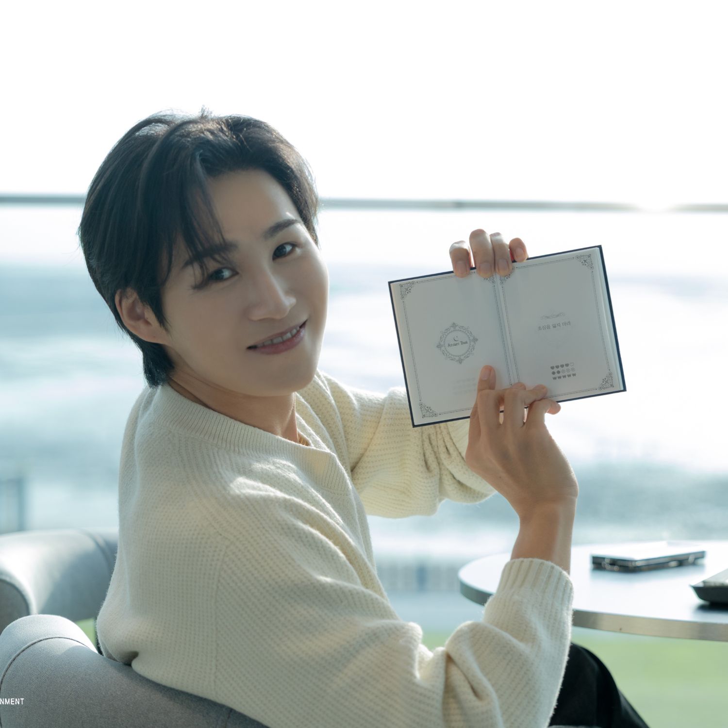 Behind-the-scenes cut of Kim Heejae