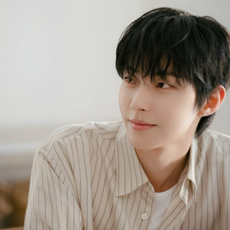 황인엽의 최신 사진
