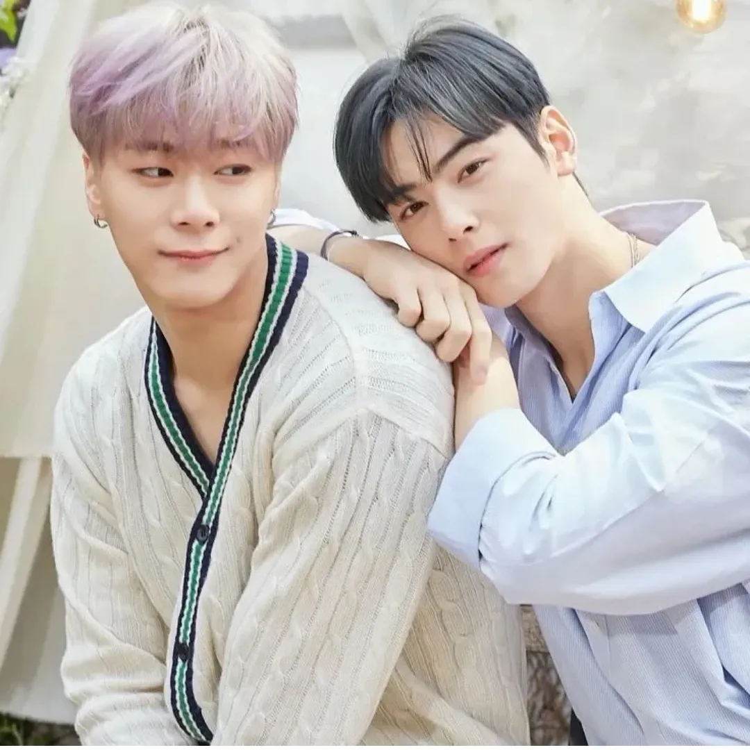 Recent activity shot of Cha Eunwoo