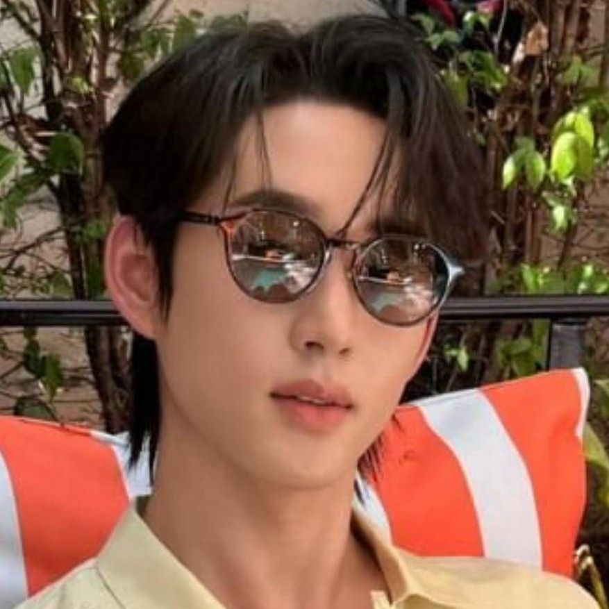 Recent activity shot of Est Supha Sangaworawong