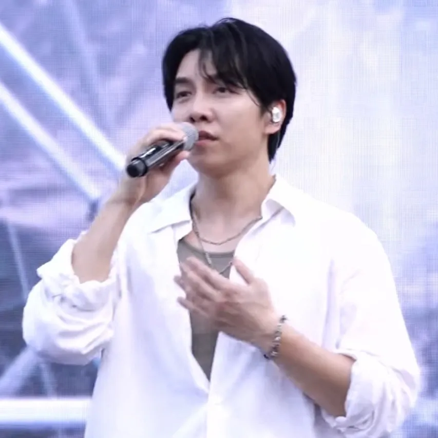 Foto kegiatan terbaru dari Lee Seunggi