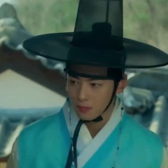 Recent activity shot of Cha Eunwoo