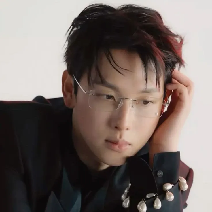 Latest photo of Yim Siwan