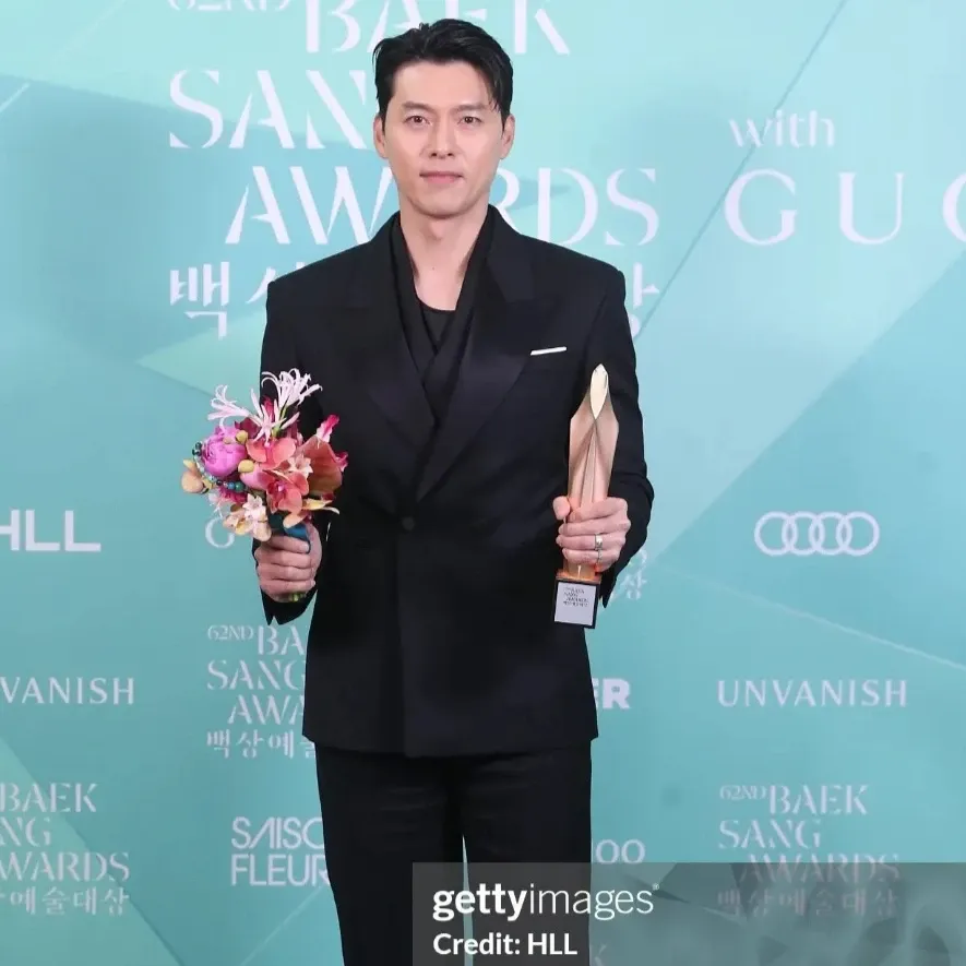 Cuplikan di balik layar dari Hyun Bin
