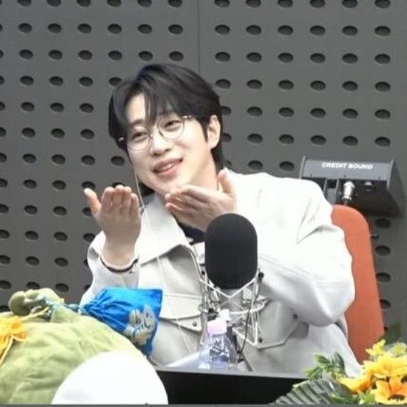 A moment captured by a fan of An Sunghoon