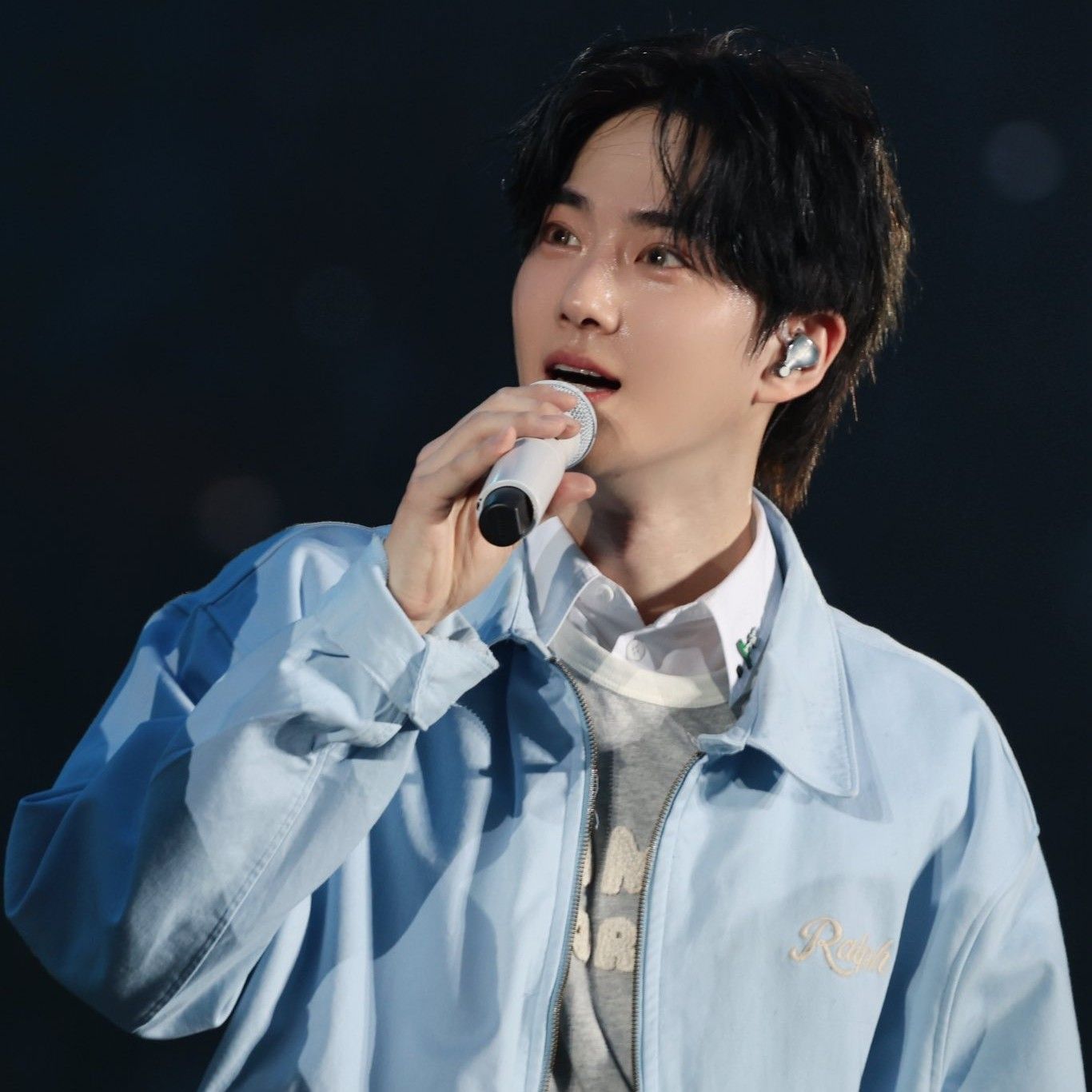 Recent activity shot of Suho