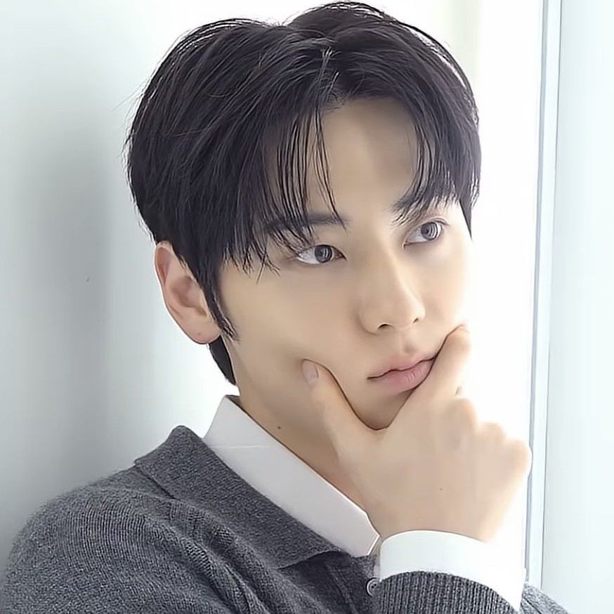 황민현의 비하인드 컷