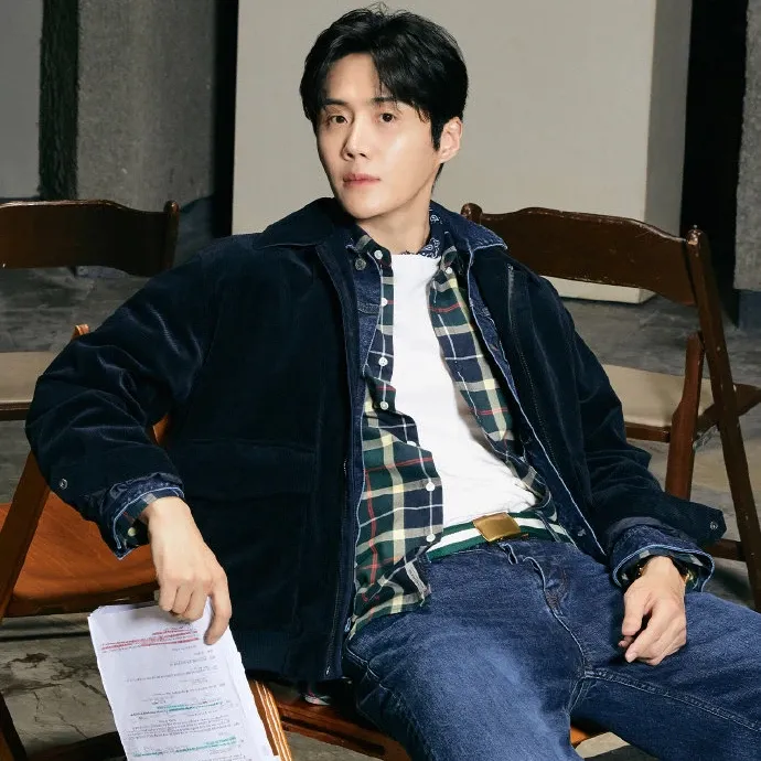 Behind-the-scenes cut of Kim Seonho
