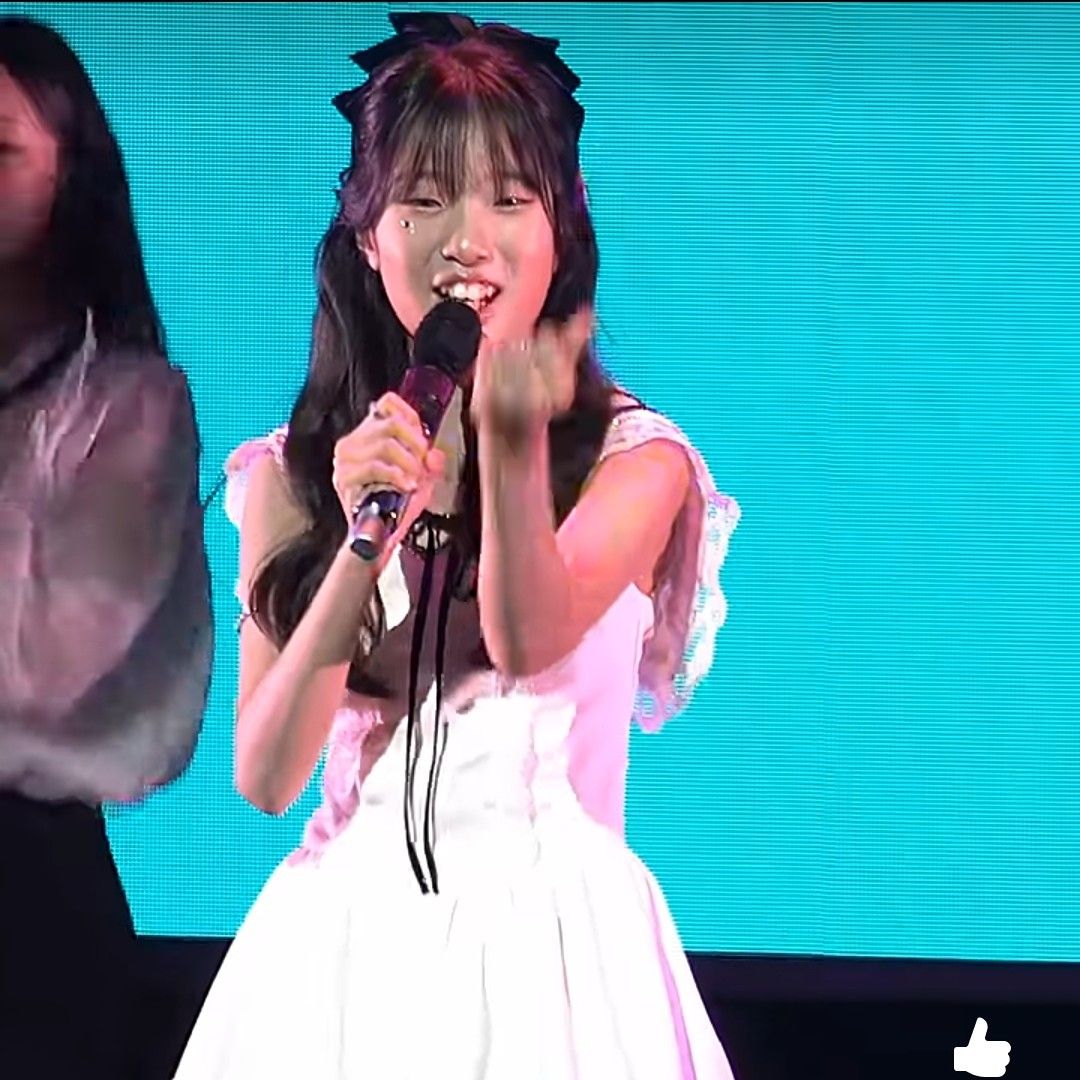 Behind-the-scenes cut of Bin Yeseo