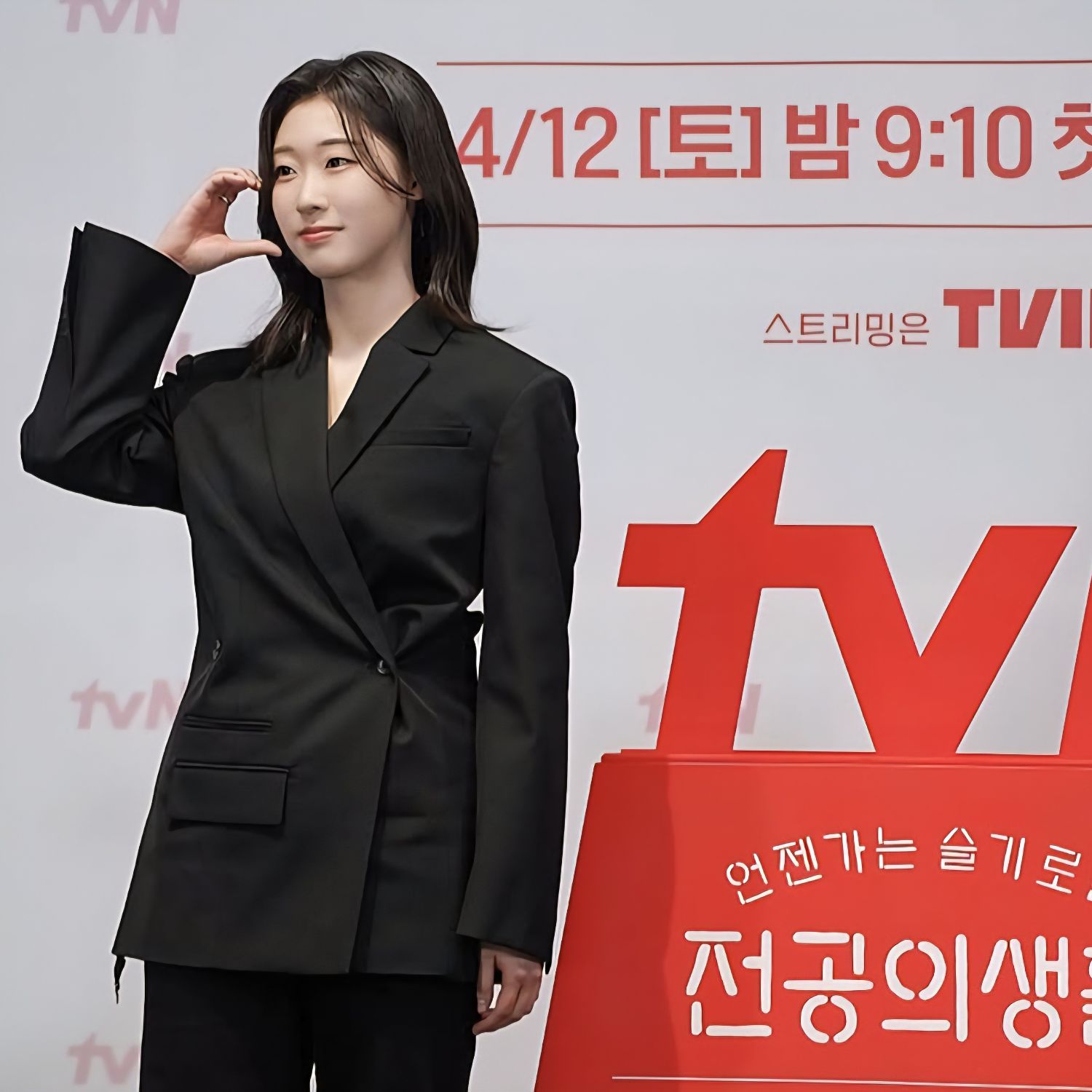 Behind-the-scenes cut of Han Yeji