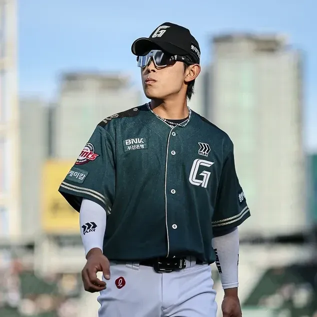 A moment captured by a fan of Hwang Seongbin