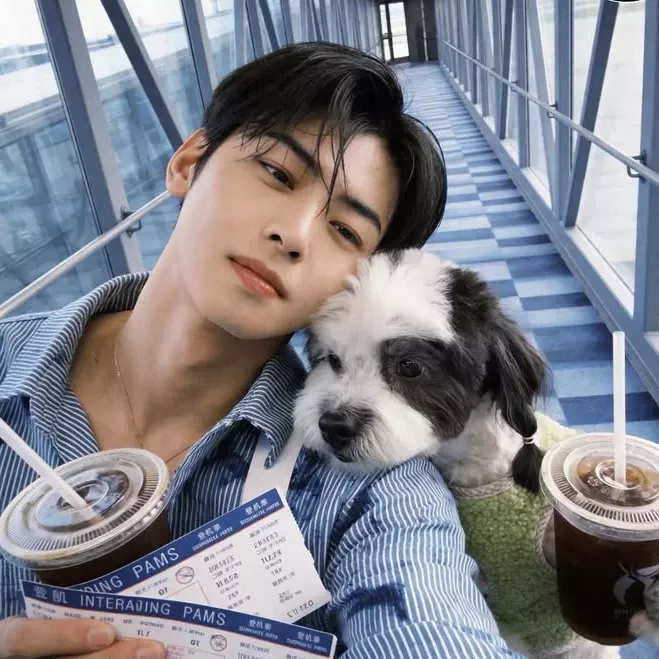 Behind-the-scenes cut of Cha Eunwoo