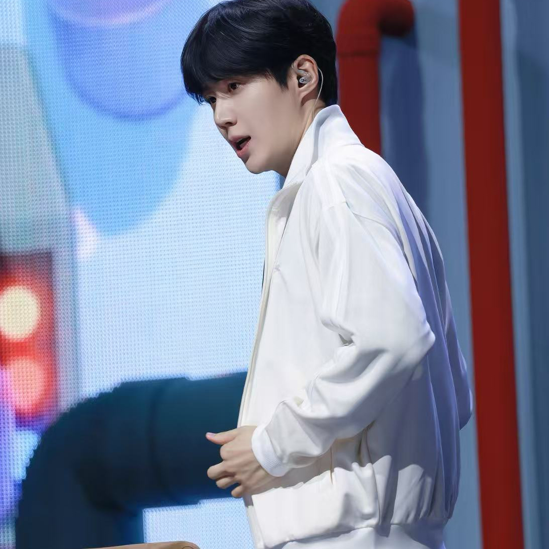 Recent activity shot of Kim Seonho