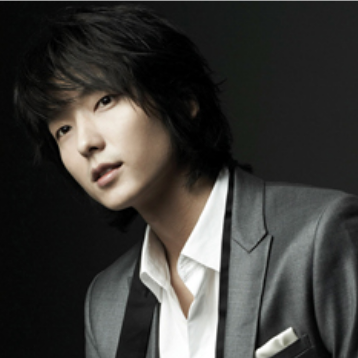 A moment captured by a fan of Lee Joongi