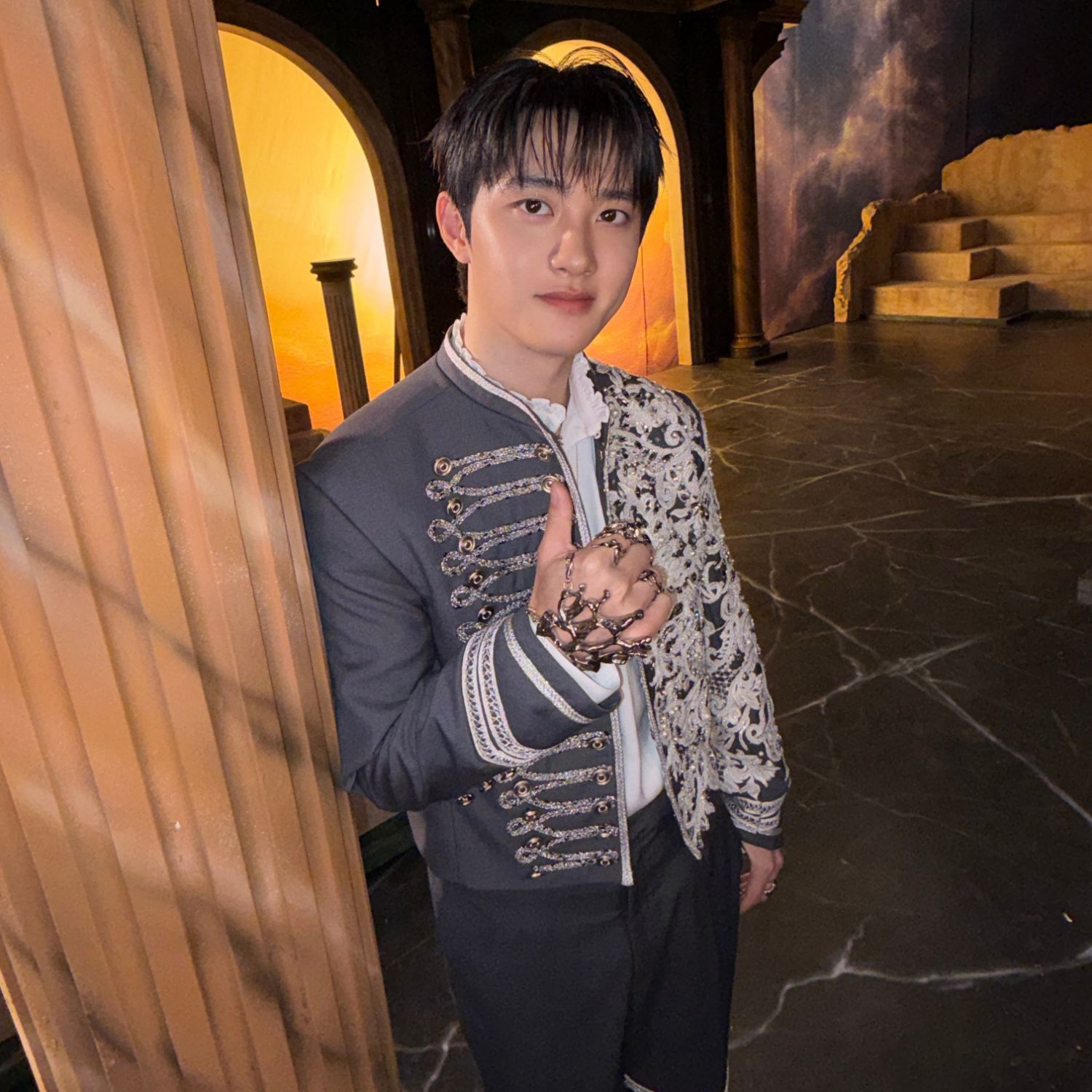 都暻秀 (D.O.)的最新照片